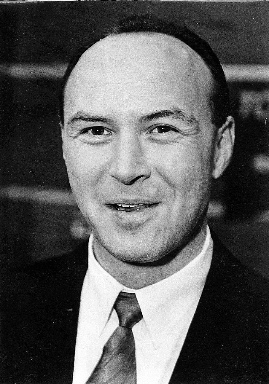 Dušan Pašek st. († 37). 