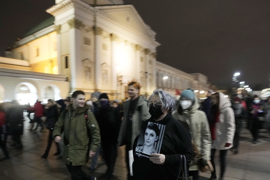 Tisíce Poliakov protestovali proti