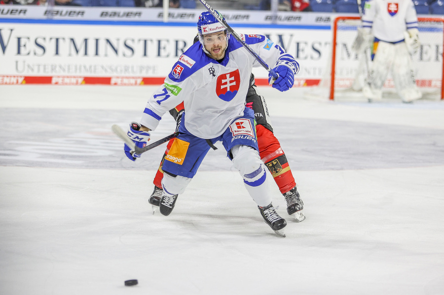 Na snímke Daniel Gachulinec (Slovensko) počas prípravného hokejového zápasu Slovensko - Nemecko v rámci turnaja o Nemecký pohár.
