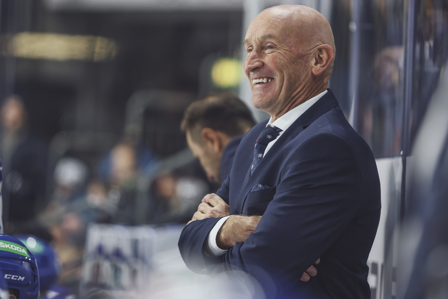 Na snímke tréner slovenskej hokejovej reprezentácie Craig Ramsay počas prípravného hokejového zápasu Slovensko - Nemecko v rámci turnaja o Nemecký pohár.