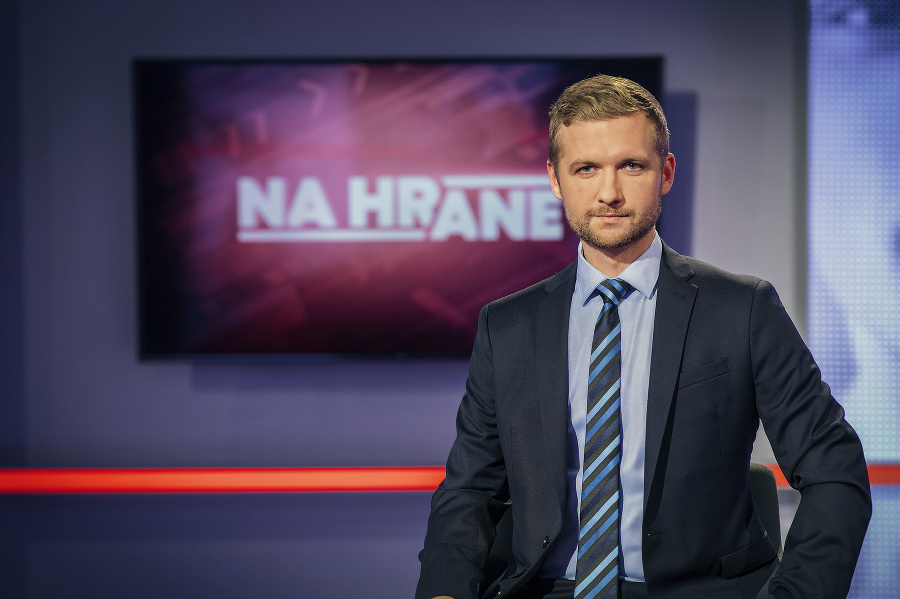 Simin manžel Michal Magušin pôsobil
nejaký čas ako moderátor v televízii JOJ. 