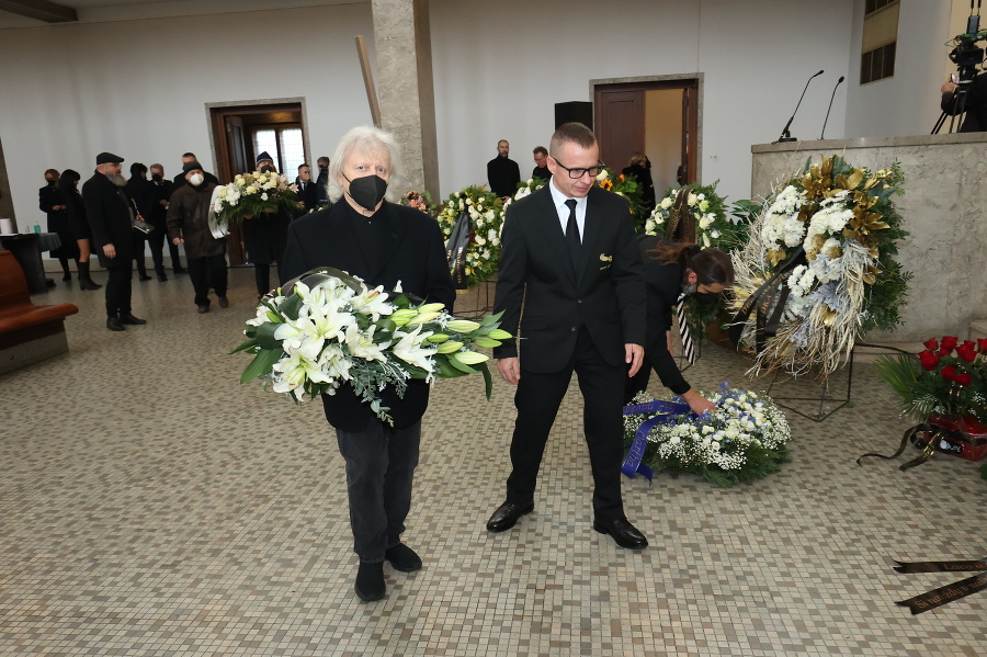 Pohreb Mekyho Žbirku.