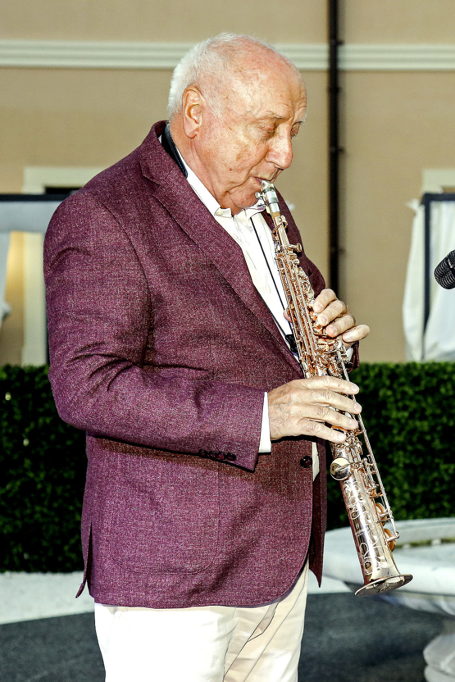 Slováček vyniká v hre na klarinete.