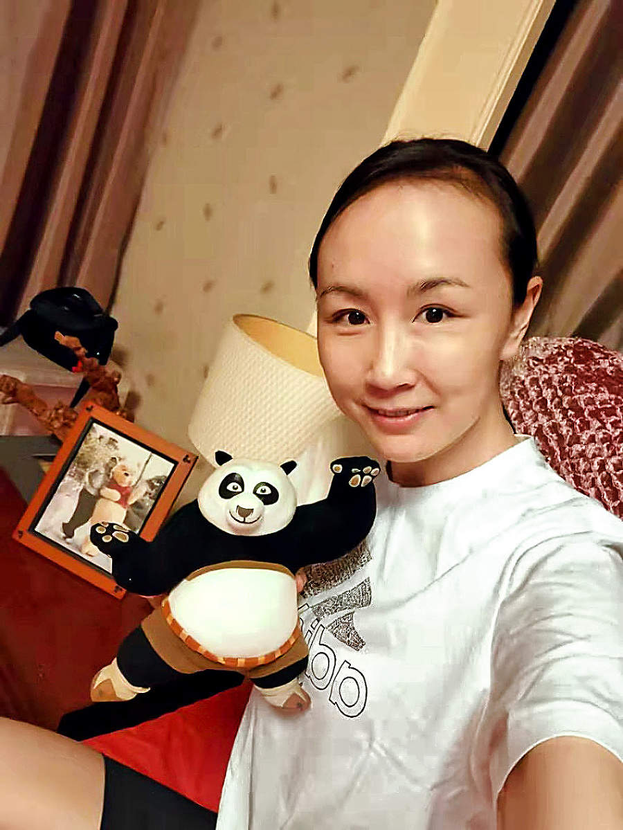 Pcheng Šuaj s plyšiakom.