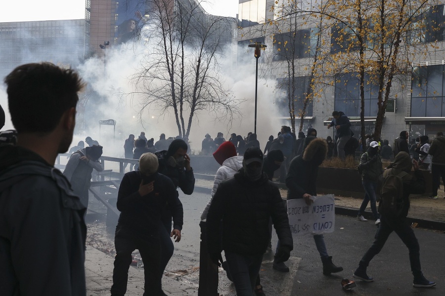 Protesty v Bruseli poznačilo