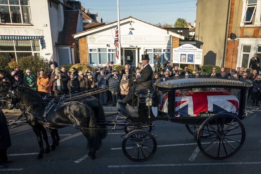 Pohreb britského zákonodarca Davida