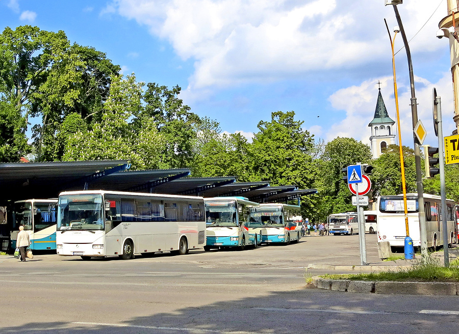 Arriva zastavila desiatky spojov