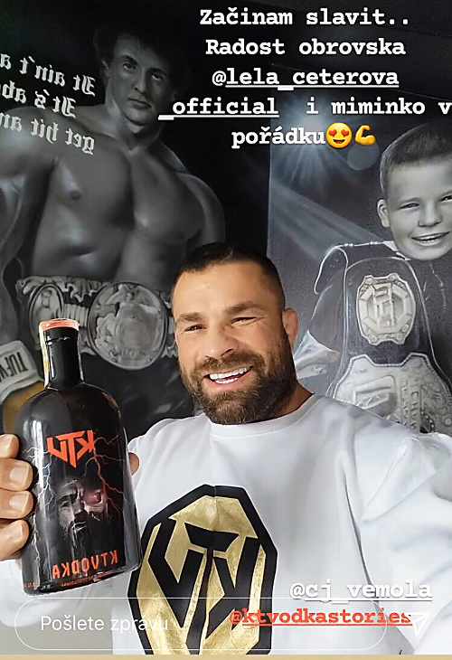 Karlos Vémola oslávil narodenie syna Rockyho svojou vodkou KTV