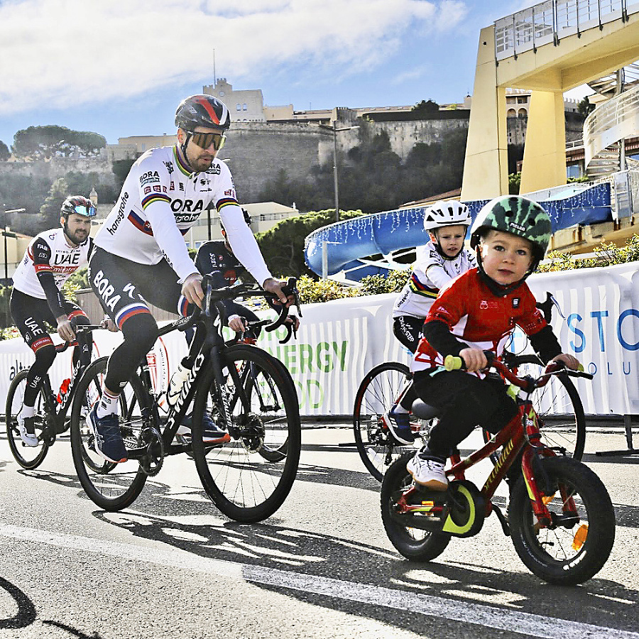 Peter Sagan v Monaku po prvý raz súťažil aj so synčekom Marlonom. 