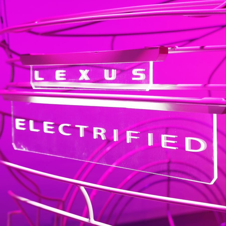 Lexus predstavil elektrický koncept