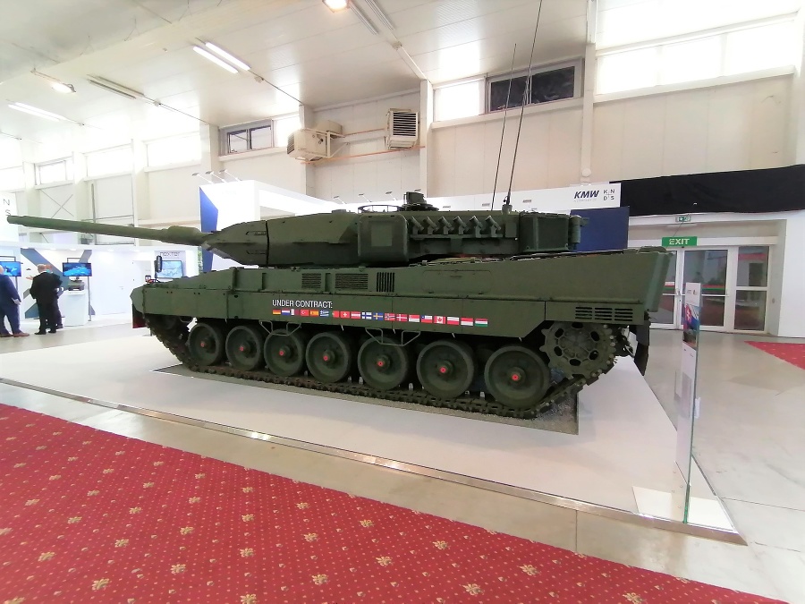 Hlavný bojový tank Leopard 2 mohla verejnosť vidieť aj na veľtrhu IDEB 2021 v Bratislave.