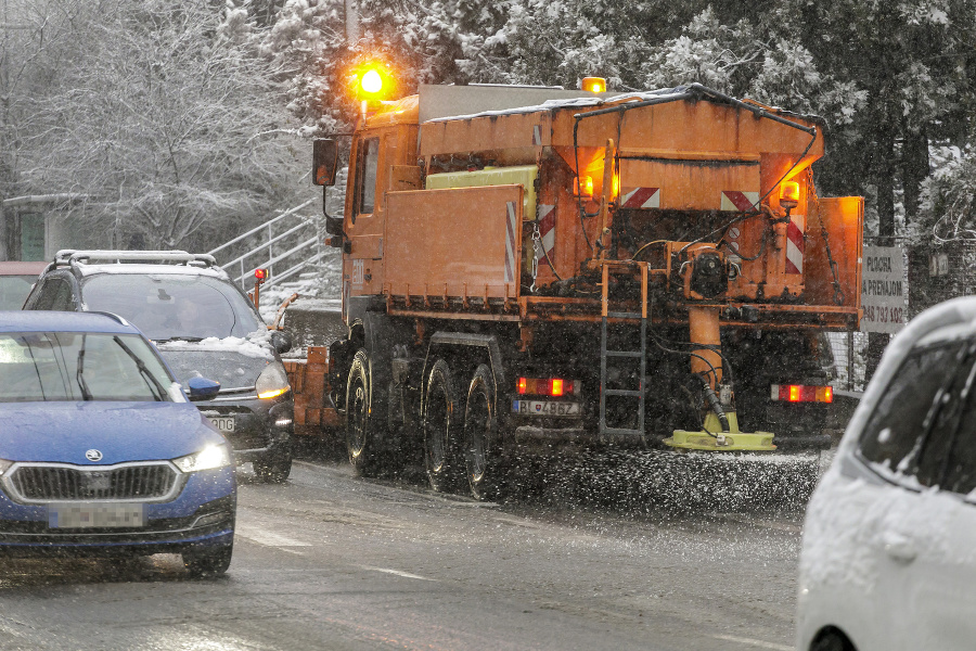 Vozidlo údržby počas sneženia