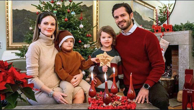 Princ Carl Philip s manželkou Sofiou minulé Vianoce: K synom Alexandrovi (4) a Gabrielovi (3) pribudol na jar malý Julian.