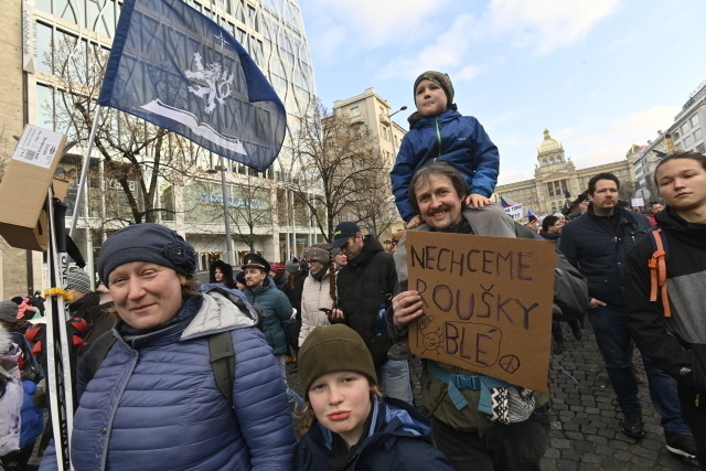 V Prahe demonštrujú odporcovia