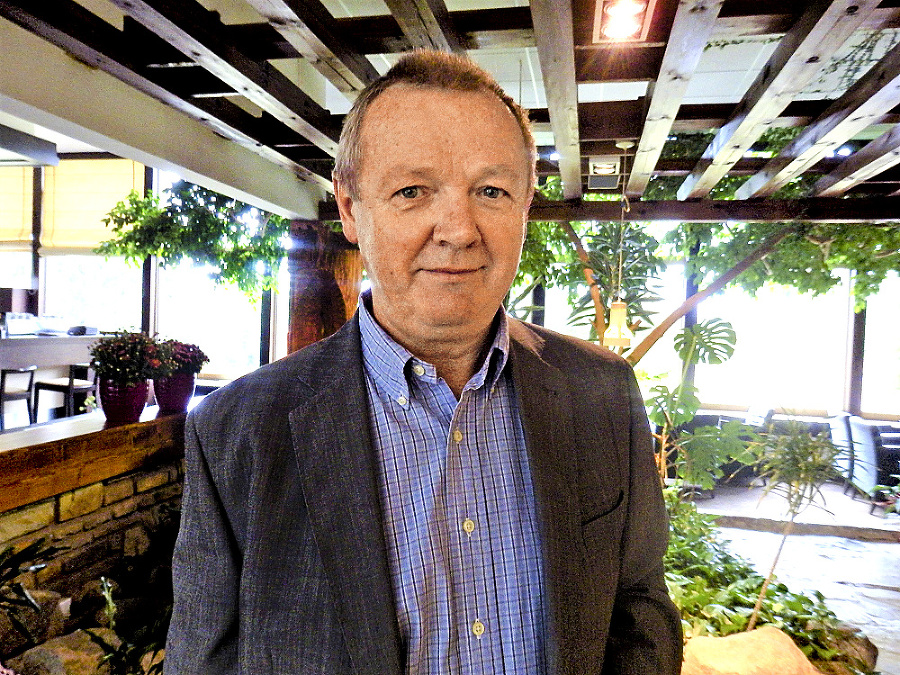 Jozef Bendžala (68), riaditeľ
Hotela