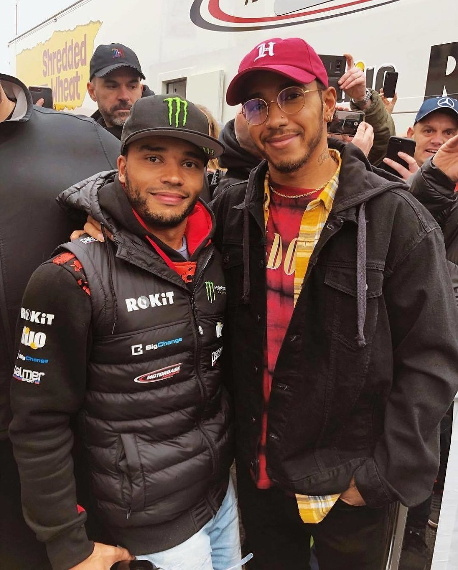 Nicolas a Lewis Hamilton.