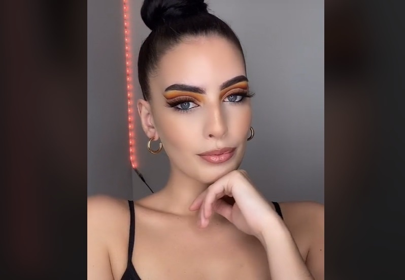Žena dokáže s make-upom