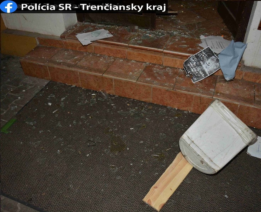 Polícia obvinila 46-ročného Ilavčana, čašníčke sa vyhrážal smrťou.