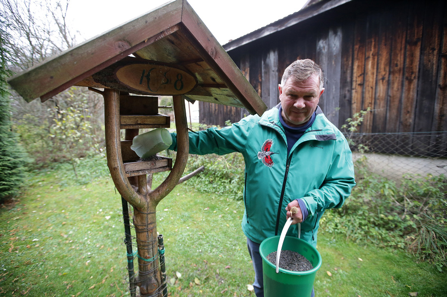 Ľudia by si skôr mali užiť ten prírodný ohňostroj, hovorí prírodovedec Miroslav Saniga.