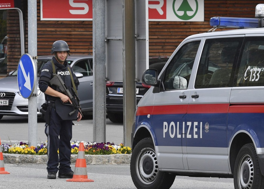 Rakúska polícia sprísňuje kontroly.
