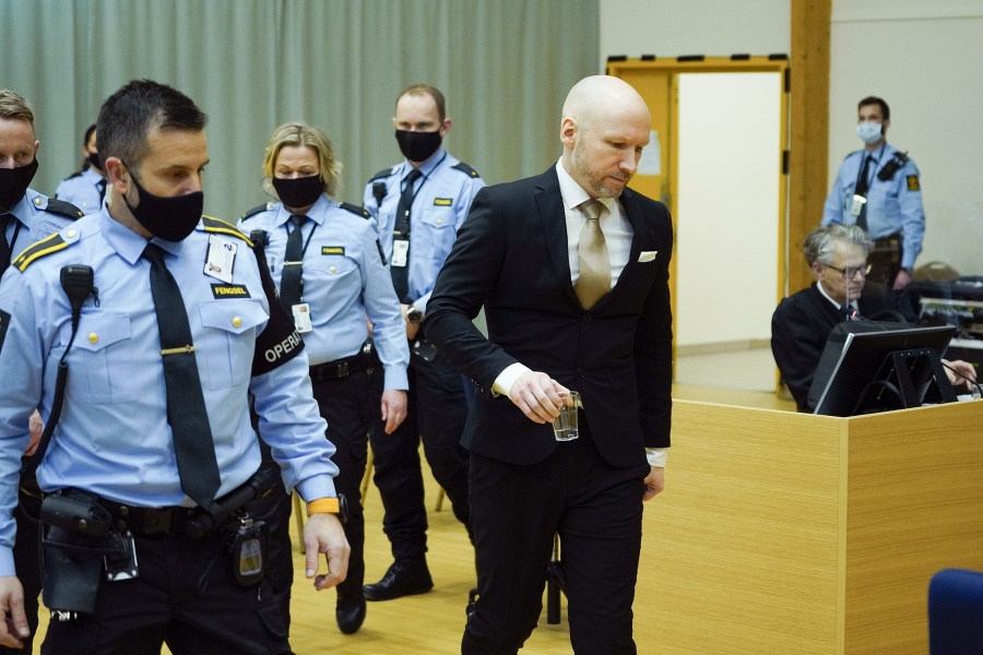  Breivik počas pojednávania