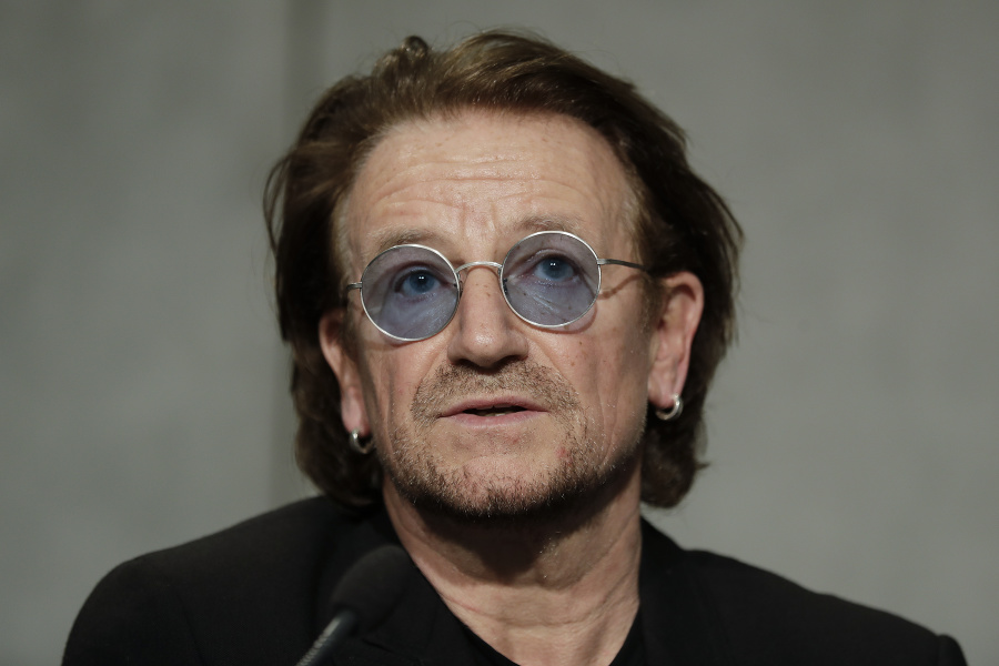 Líder a spevák skupiny U2 Bono Vox