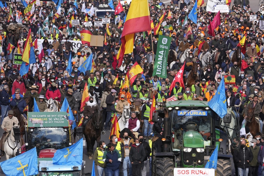 Tisícky farmárov protestovali v