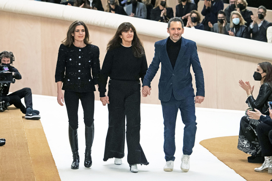 Casiraghi s Virginiou Viard (vpravo).