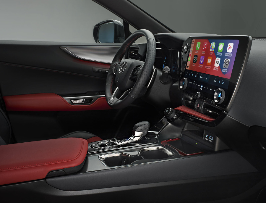 Briti zvolili Lexus NX 450h+ za plug-in hybrid roku 2021.