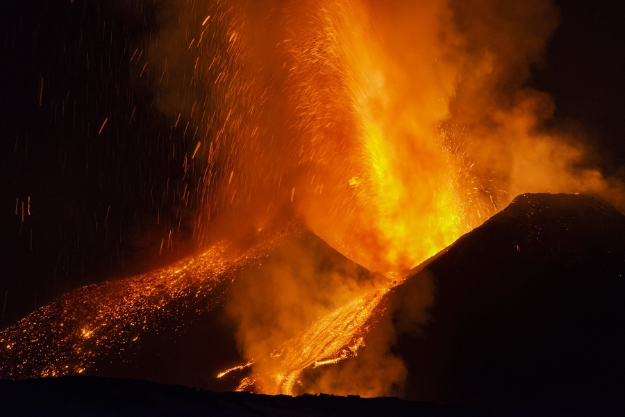 Sopka Etna spôsobila zriedkavú