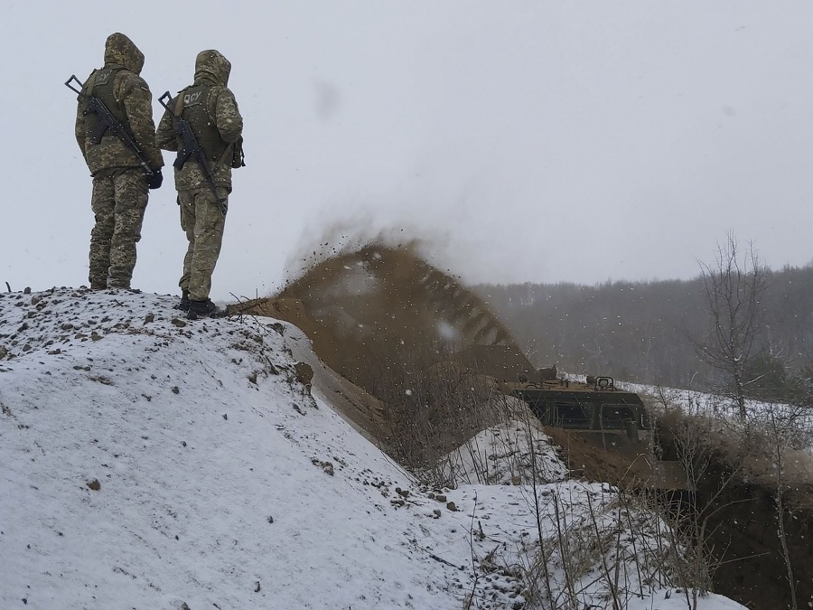 Ukrajinskí vojaci na ukrajinsko-ruskej