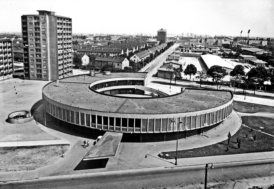 Obchodný dom Slimák, 1964