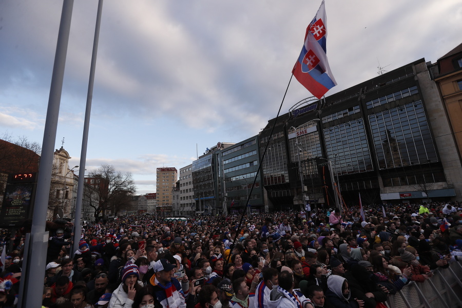 Slovenských hokejistov čakali na