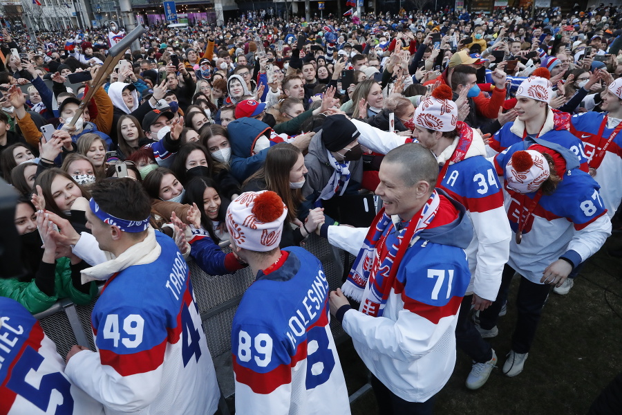 Slovenských hokejistov vítali na