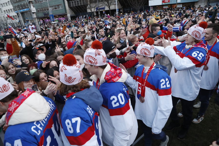 Slovenských hokejistov vítali na