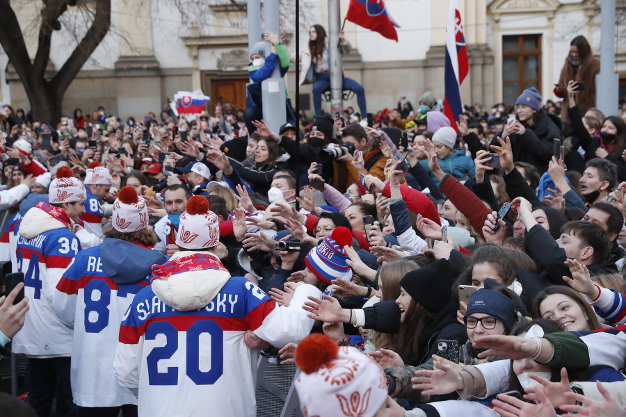 Slovenských hokejistov vítali na