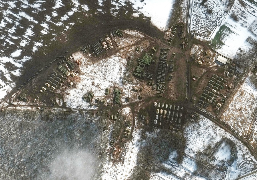 22. február: Satelitné snímky ukázali nové nasadenie vojakov a vybavenia v západnom Rusku a Bielorusku neďaleko ukrajinských hraníc.