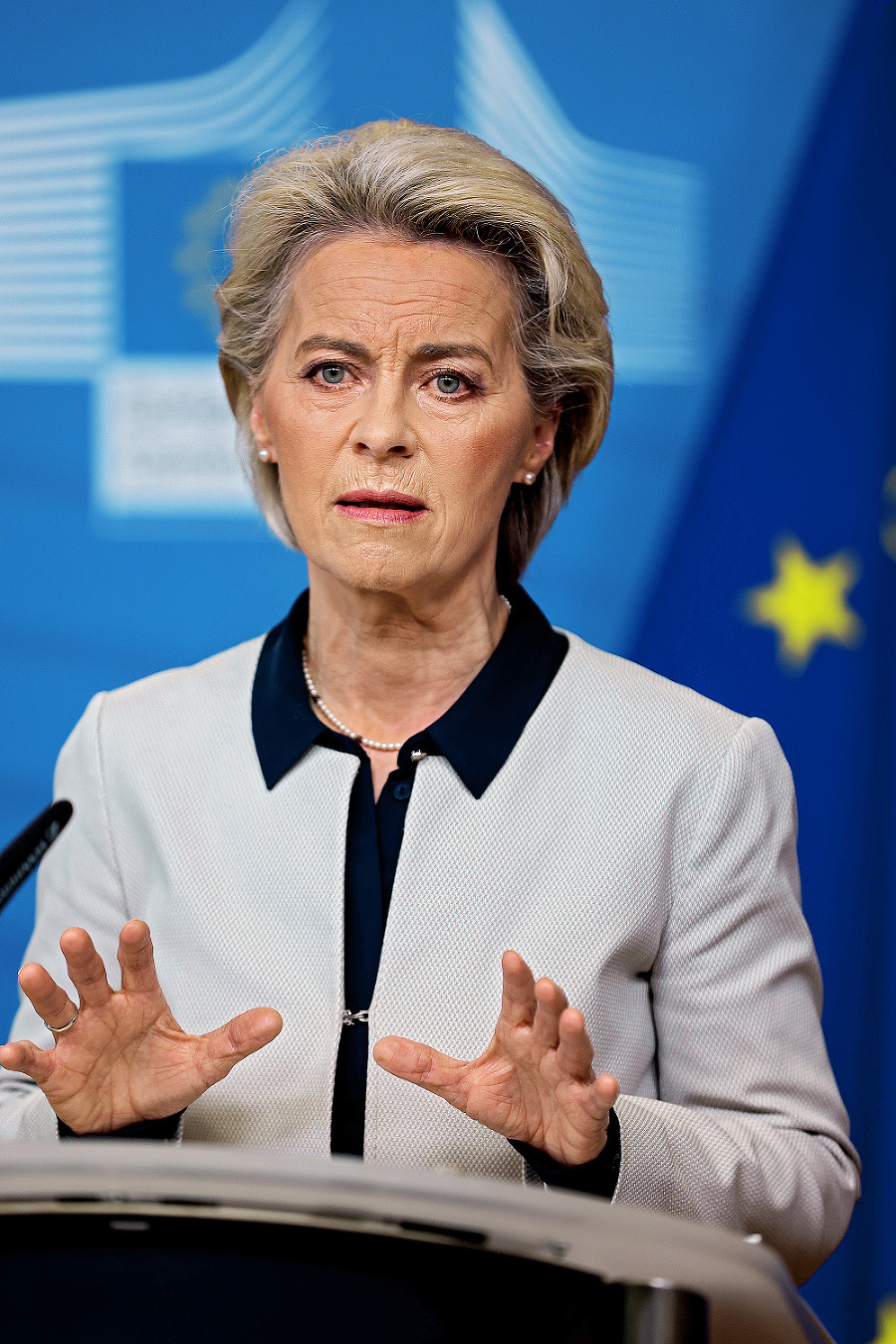 U. von der Leyen,