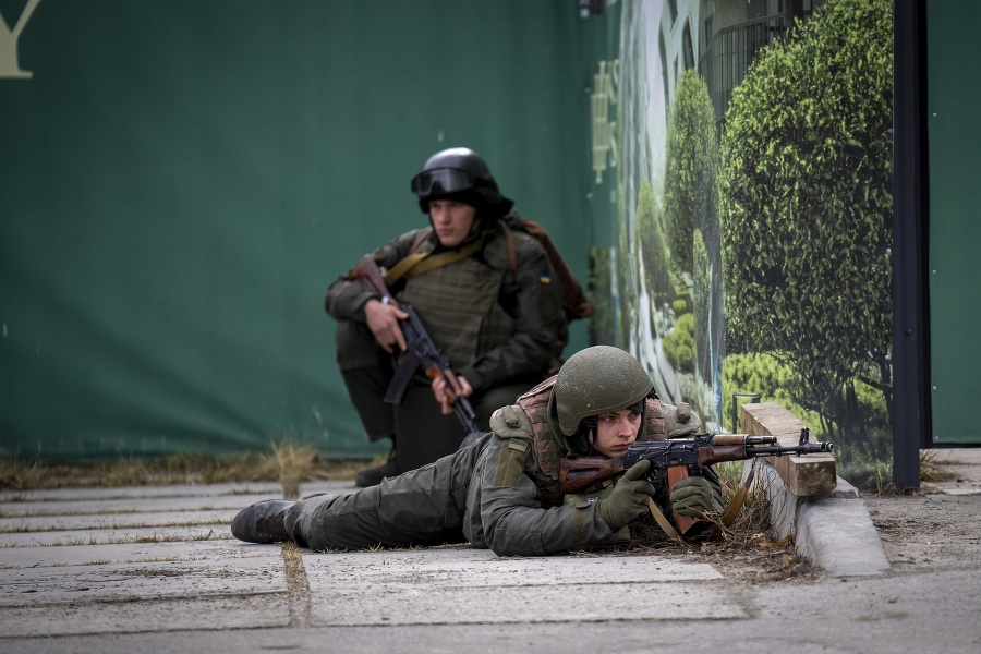 Ukrajinskí vojaci bránia svoje