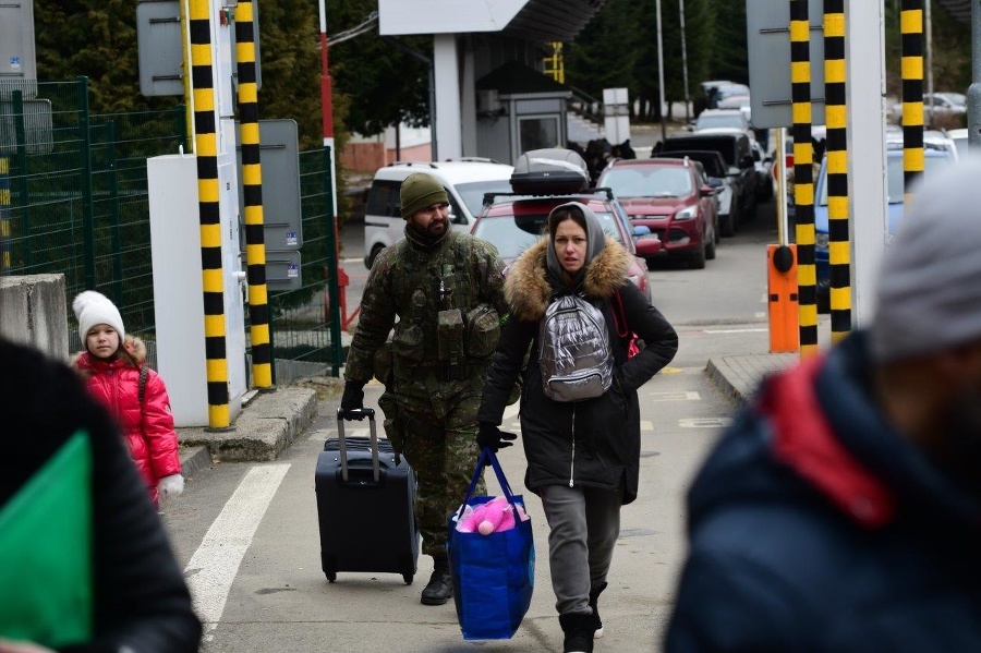 Hasiči, vojaci a dobrovoľníci