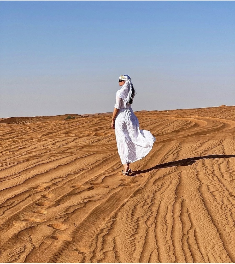 Modelka Andrea na púšti.