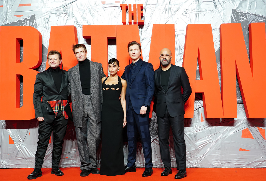 Zľava Andy Serkis, Robert Pattinson, Zoe Kravitz, Paul Dano a Jeffrey Wright na špeciálnom predstavení filmu Batman.