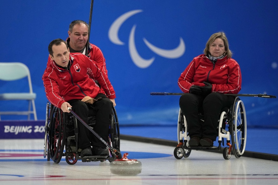 Slovenský reprezentant v curlingu