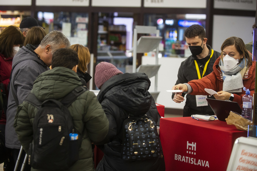 Utečenci z Ukrajiny prichádzajúci