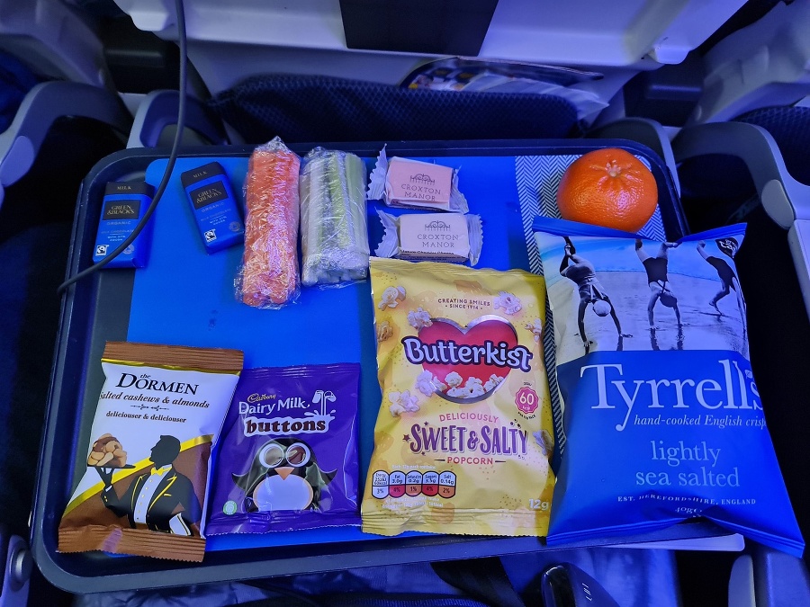 Takto vyzeralo jedlo počas 9-hodinového letu.