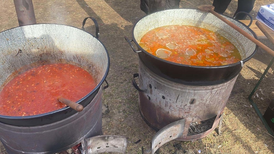 Kuchári bez hraníc varia vo Vyšnom Nemeckom počas svojich dovoleniek.