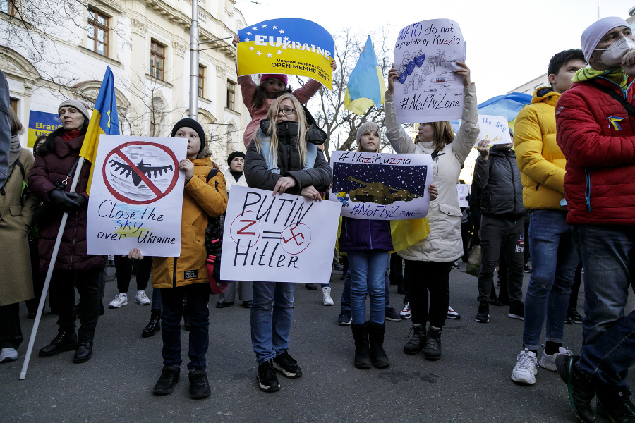 Protestné zhromaždenie Mier Ukrajine: