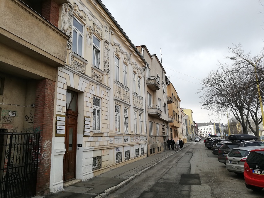 V centre mesta žila nešťastná žena, ktorú zachránil vodník.