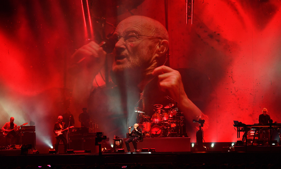 Hudobník Phil Collins musel