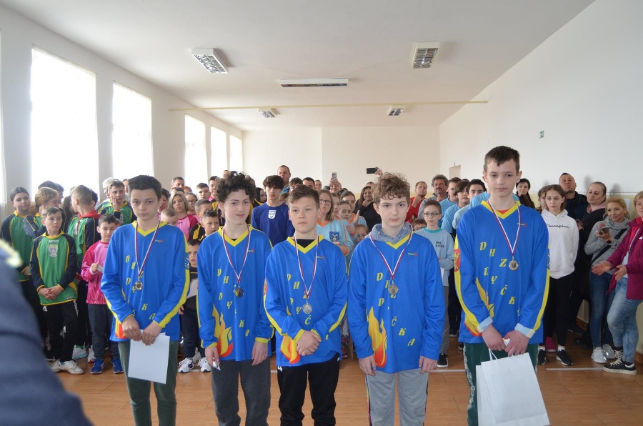 Z malých chlapčekov, ktorých poznalo celé Slovensko, vyrástli vnímaví tínedžeri.